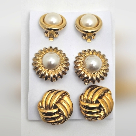 Mixed Lot of Vintage CLIP ON Non Pierced Pearl Gold Stud Earrings - Picture 1 of 4
